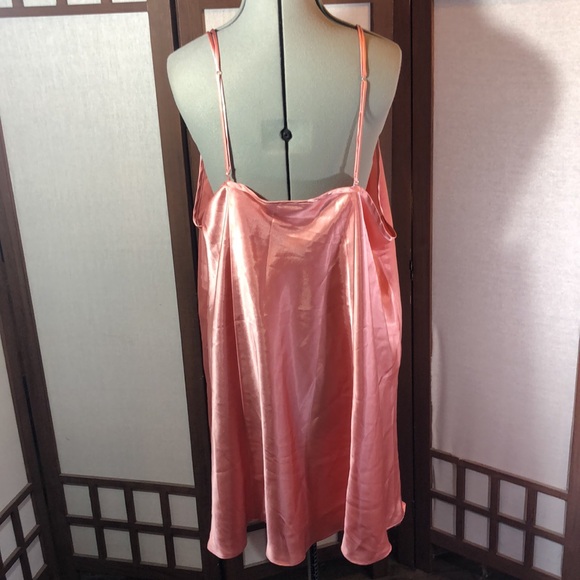 Gloria Vanderbilt negligee sz 30/33 pink with hearts at neck/spaghetti  straps - Picture 6 of 12